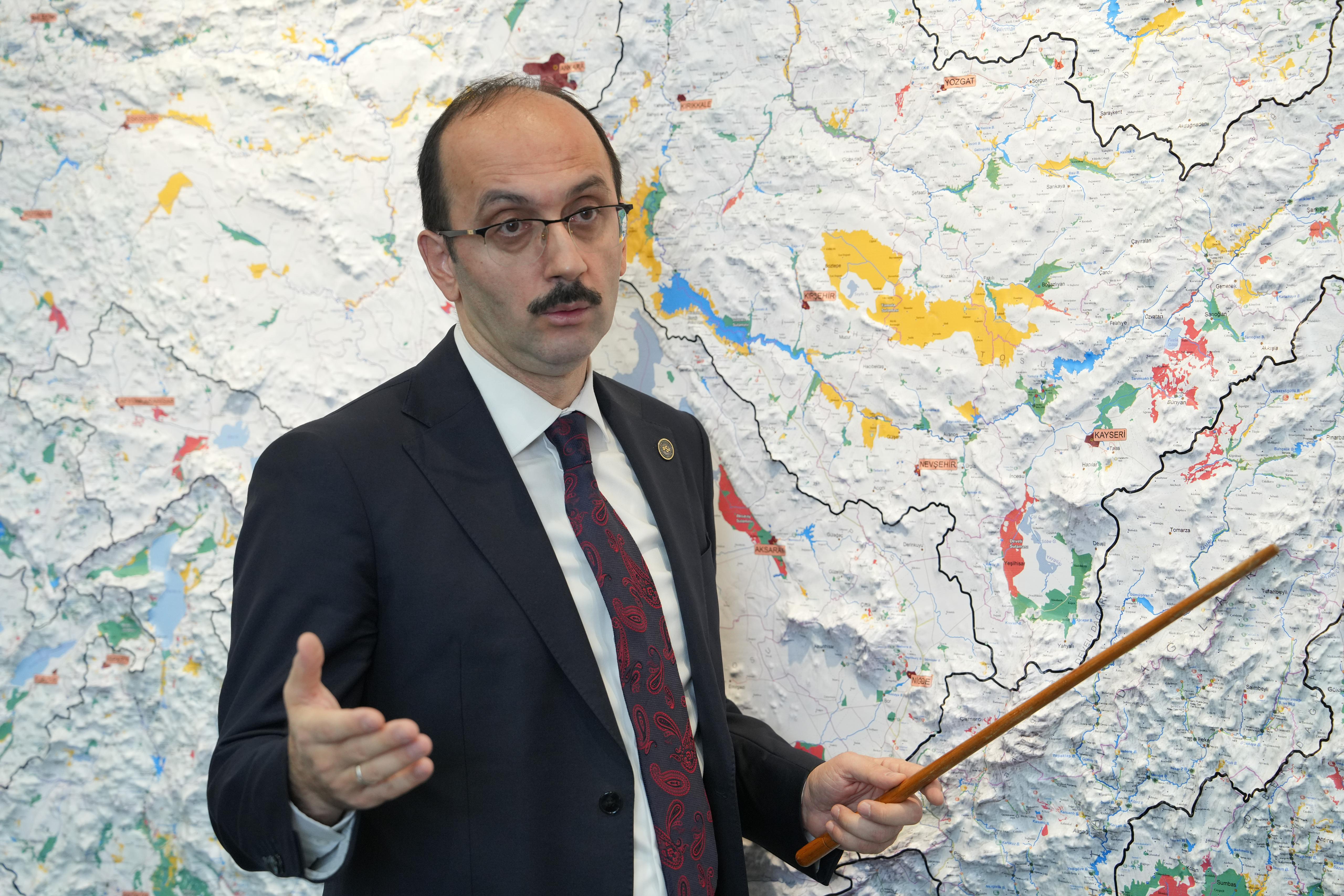 SULTANDAĞI YAKASENEK YERALTI SUYU SULAMASI İNŞAATI 2025 YILI SONUNDA TAMAMLANIYOR